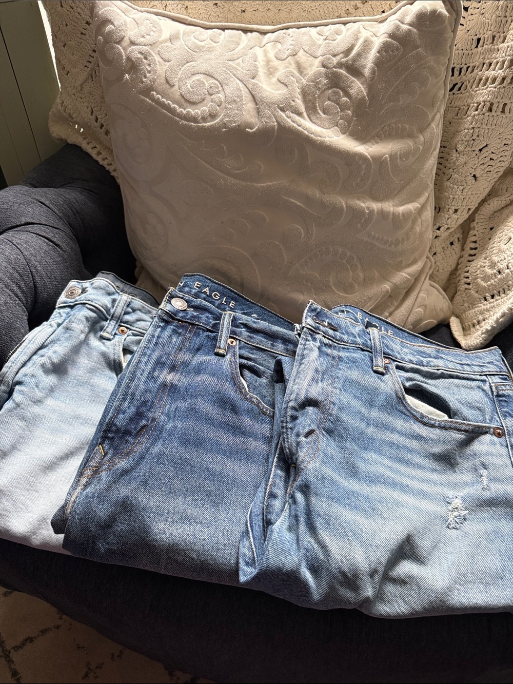 American Eagle Outfitters Men's Washed Light Blue Jeans (3)